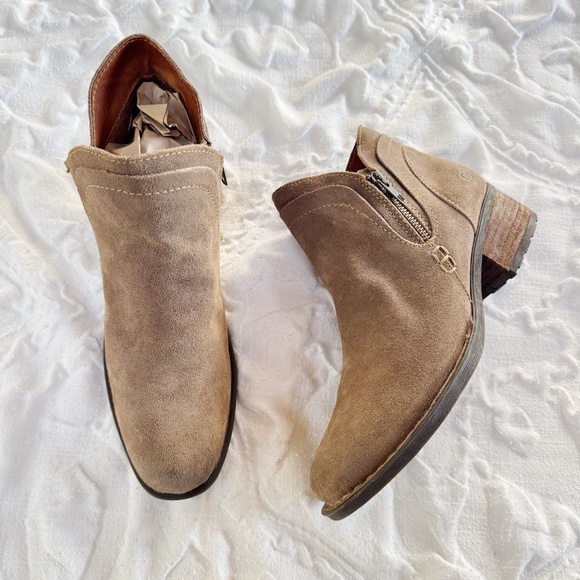 Born Malta II Taupe Distressed Booties Size 10 New - Picture 4 of 12